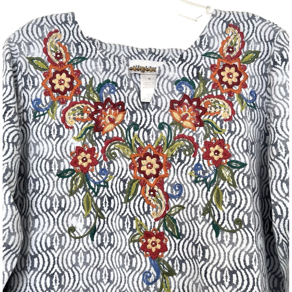 Alfred Dunner Womens Knit Top M Floral‎ Embroidered Beaded 3/4 Sleeve Split Neck - Picture 4 of 9